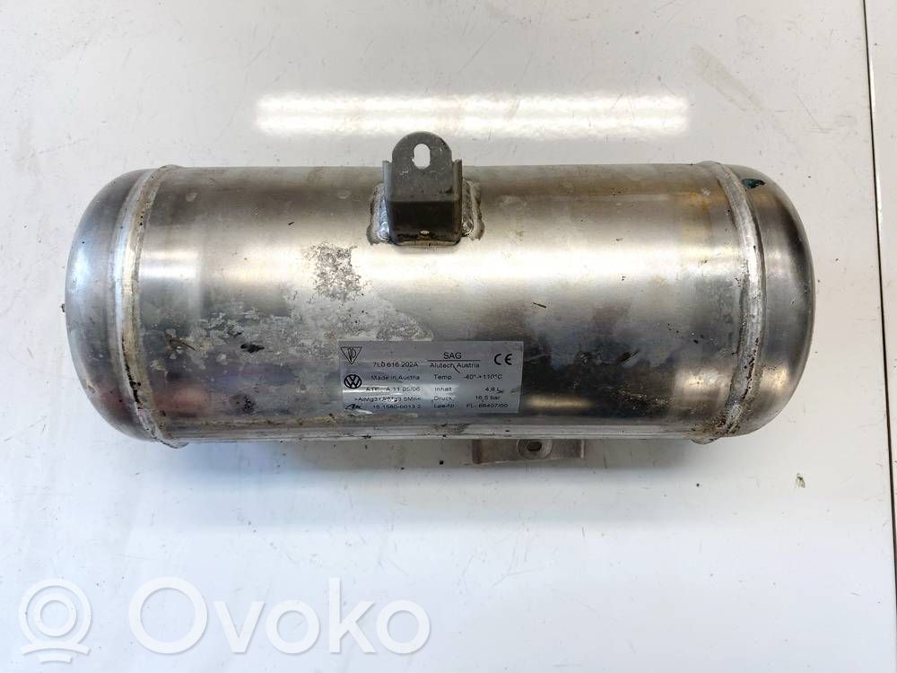 Tyhjiösäiliö   7L0616202A,15158000132,15158000132,7L0616202A