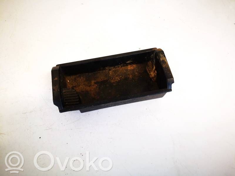 Posacenere auto   1J0857335A,1J0857335A