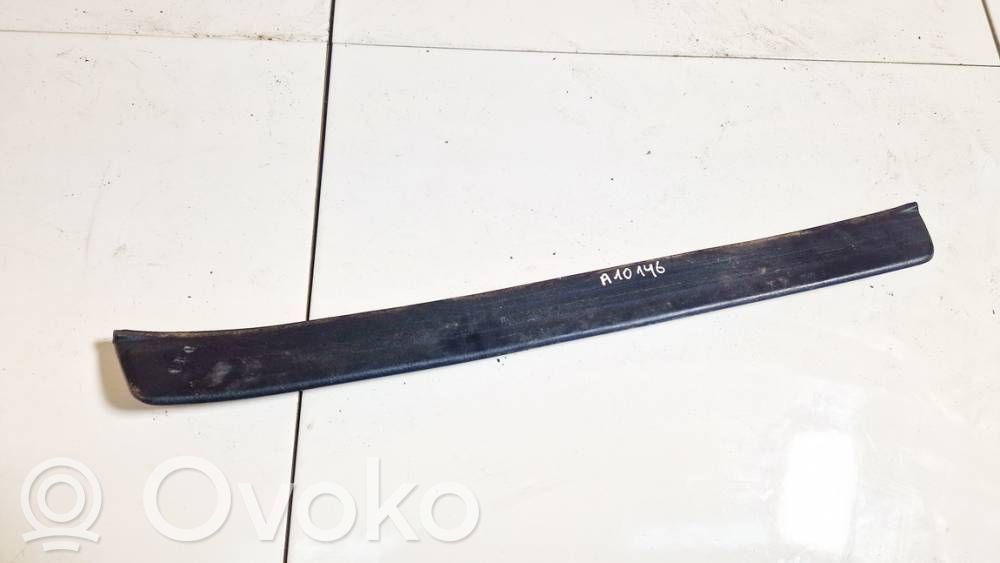 Lexus RX 300 Capac prag spate 