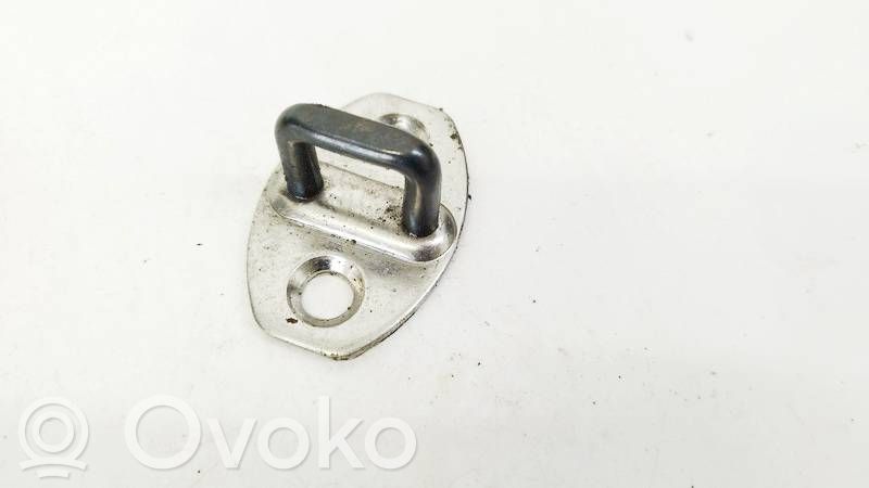 Volkswagen Polo IV 9N3 Traba/gancho de cierre de puerta delantera 