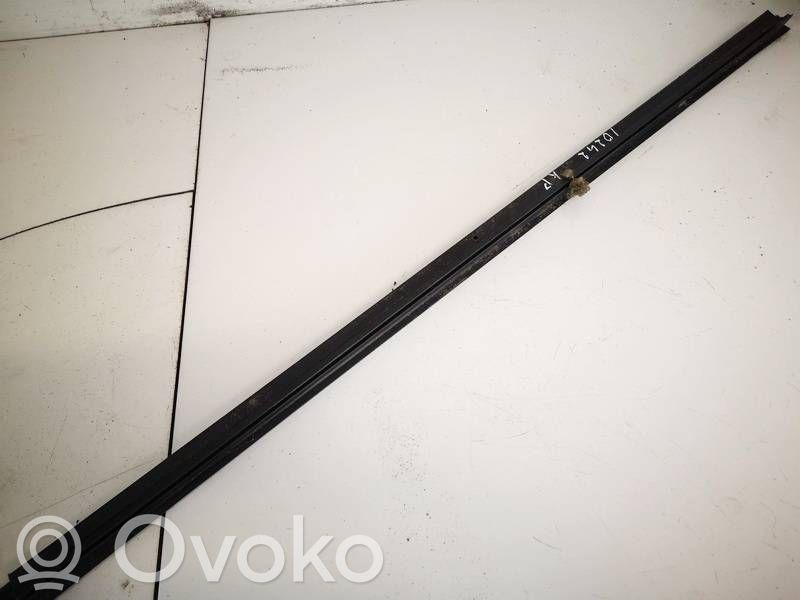 Volvo S40, V40 Listwa / Uszczelka szyby drzwi 