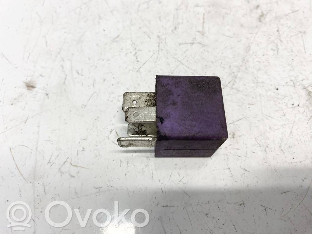 Saab 9-3 Ver1 Alte relee 