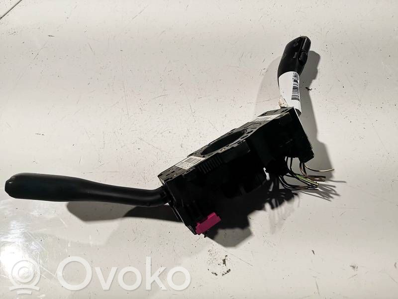 Skoda Fabia Mk1 (6Y) Leva/interruttore dell’indicatore di direzione e tergicristallo