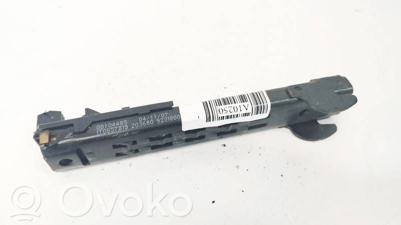 Volkswagen PASSAT B6 Guida di regolazione della cintura di sicurezza