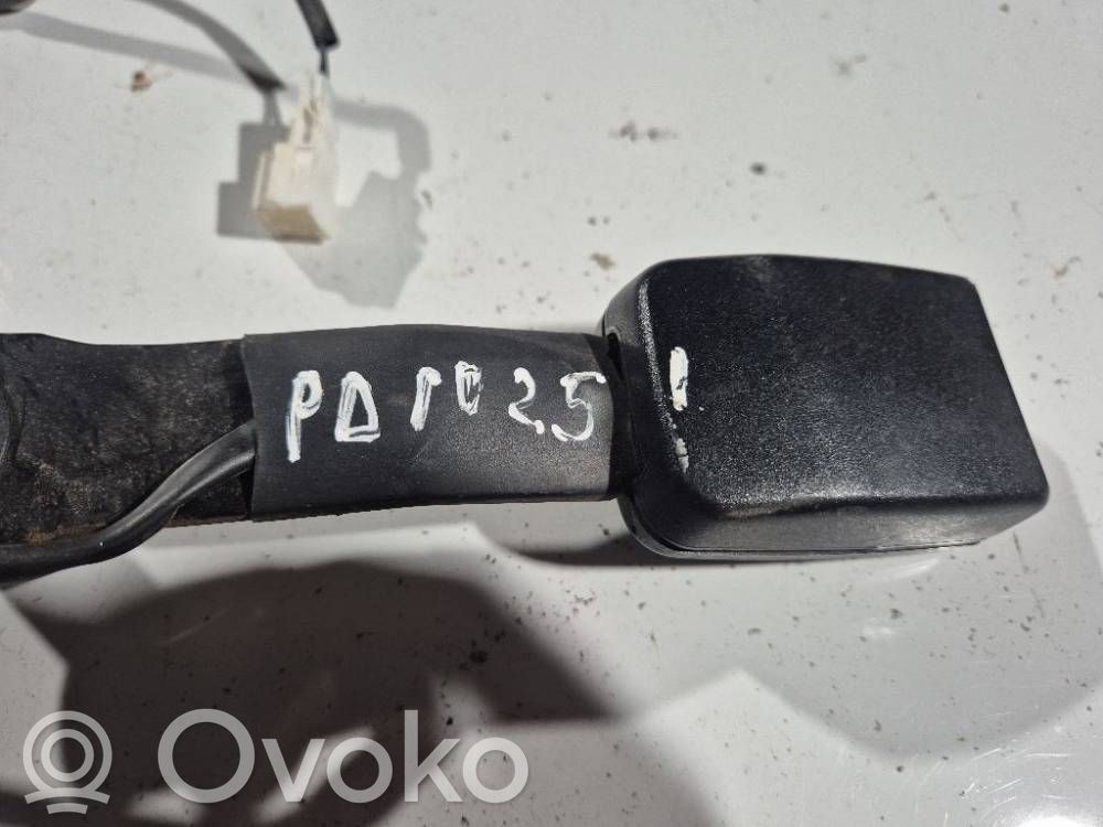 Nissan Primera Hebilla del cinturón delantero 