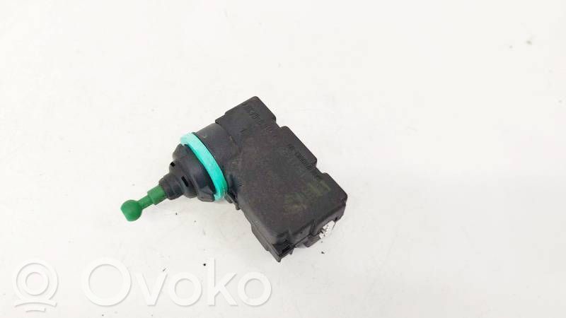 Volkswagen Golf IV Motorino di regolazione assetto fari 