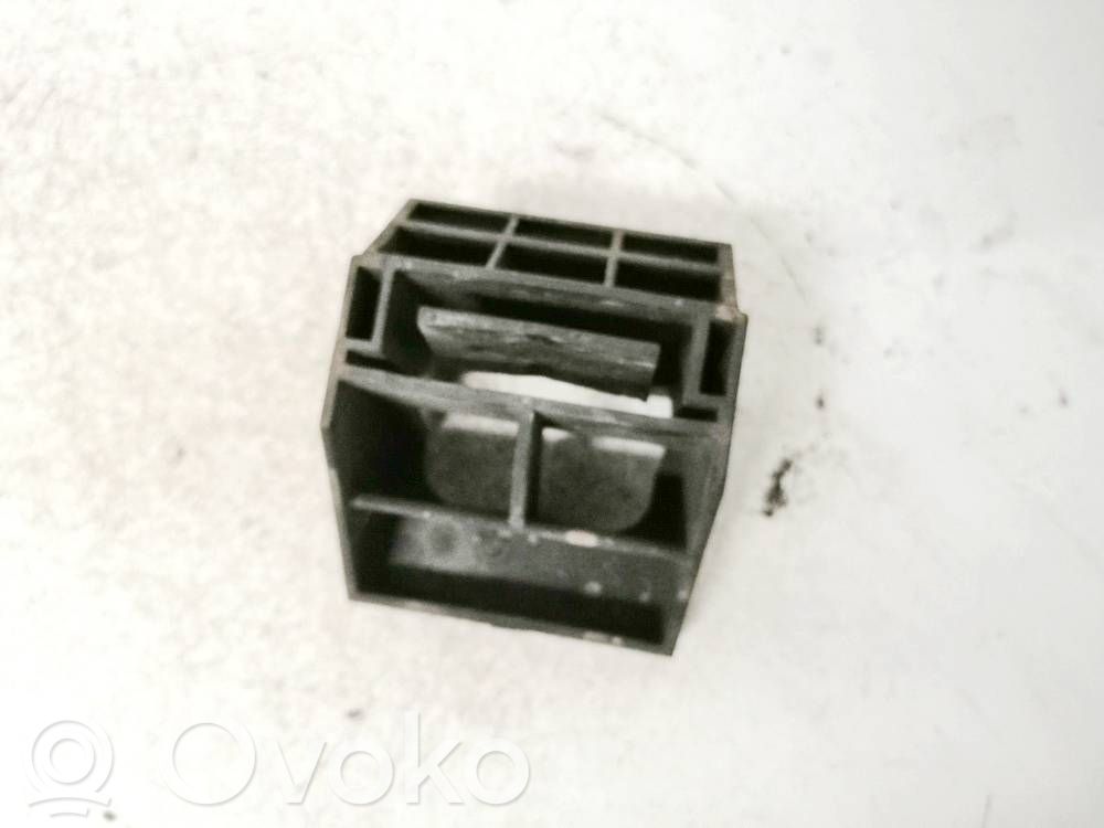 BMW 5 E60 E61 Staffa di montaggio del radiatore