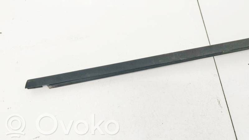 Renault Laguna III Rivestimento modanatura del vetro della portiera posteriore 