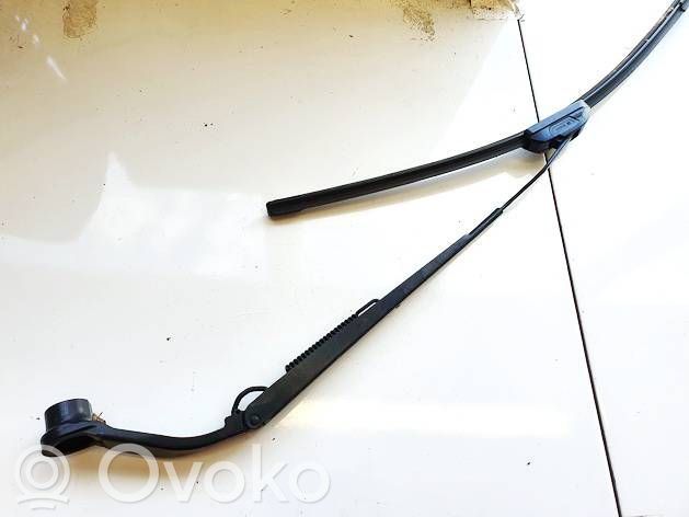 Mitsubishi Eclipse Cross Front wiper blade arm 
