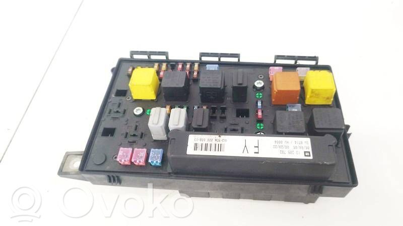 Opel Astra H Juego de caja de fusibles 
