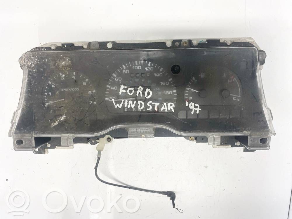 Ford Windstar Nopeusmittari (mittaristo) 