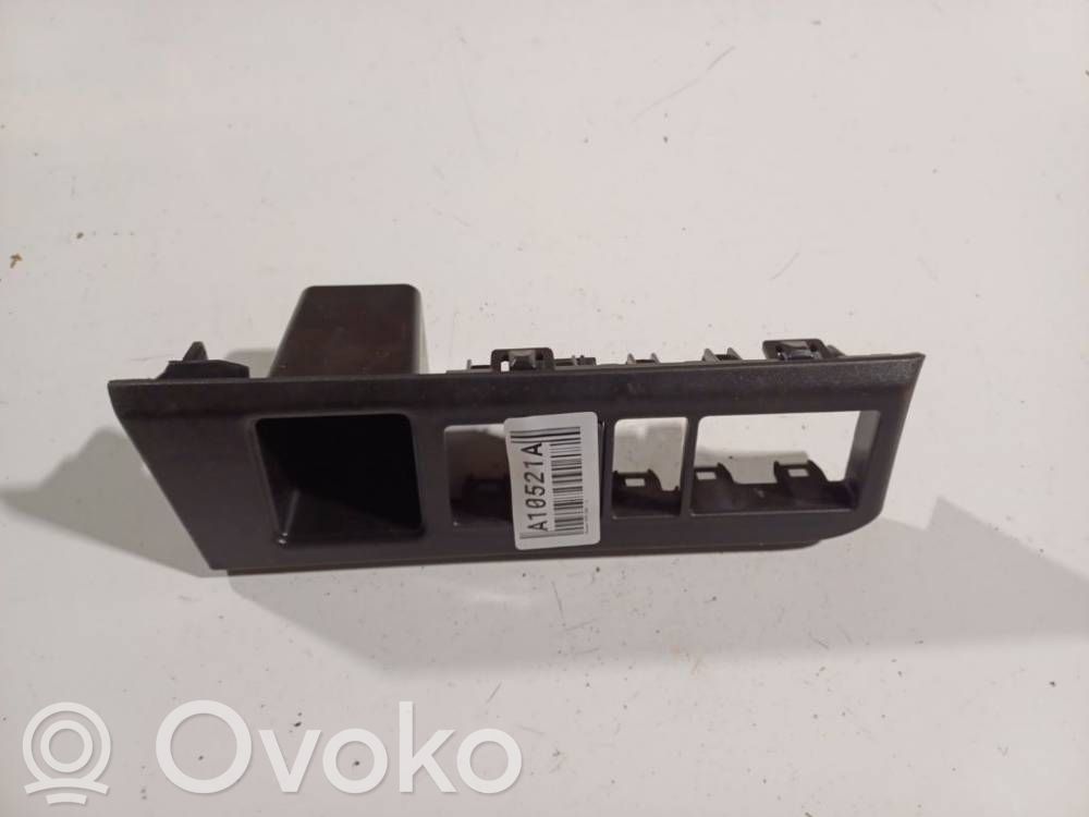 Nissan Note (E11) Altra parte interiore 