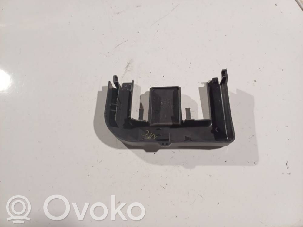 Nissan Note (E11) Altra parte interiore 