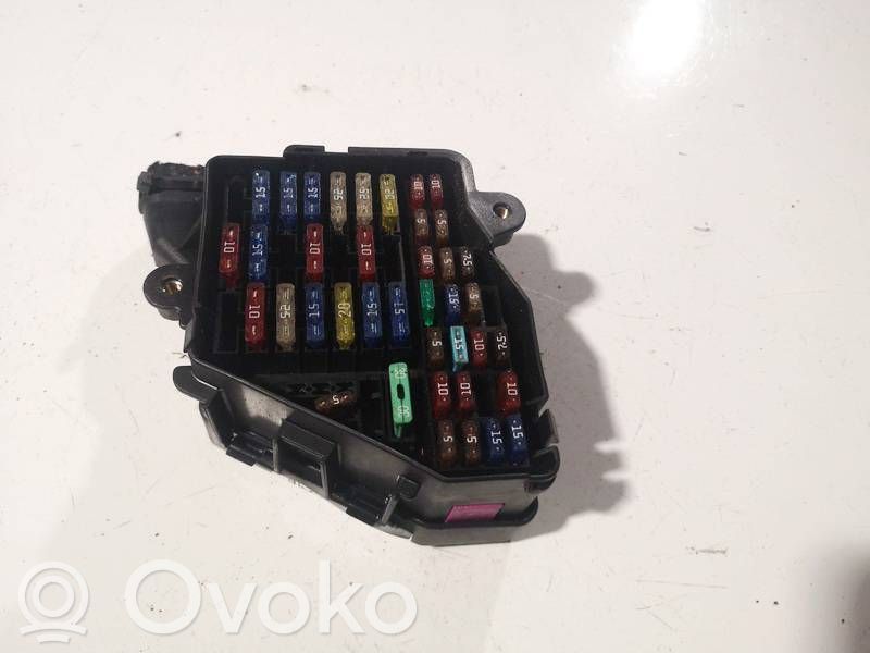 Volkswagen Golf IV Juego de caja de fusibles 