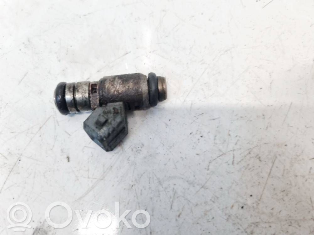 Renault Clio II Injector combustibil 