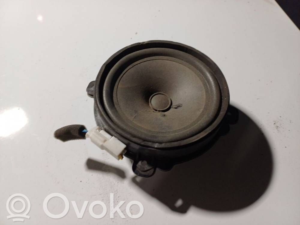 Chevrolet Captiva Etuoven kaiutin 
