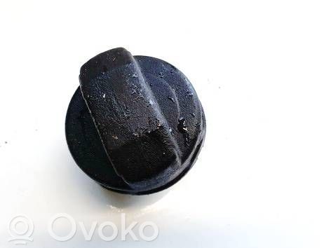 Volkswagen PASSAT B5 Tappo del serbatoio del carburante