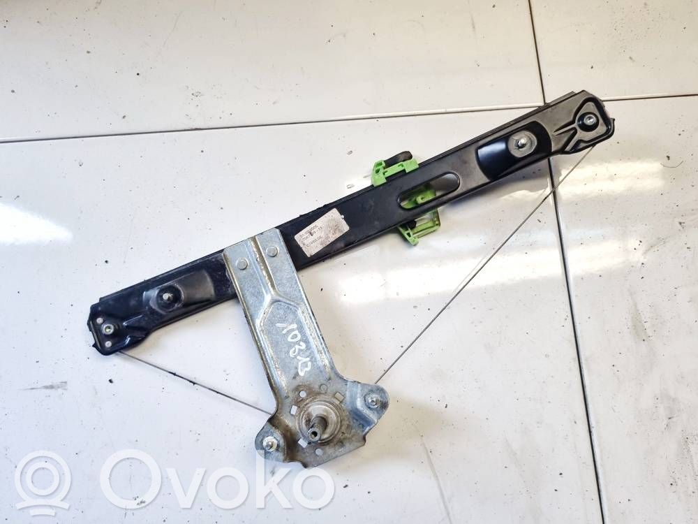BMW 1 E81 E87 Regulador con motor de la ventanilla de la puerta corredera 