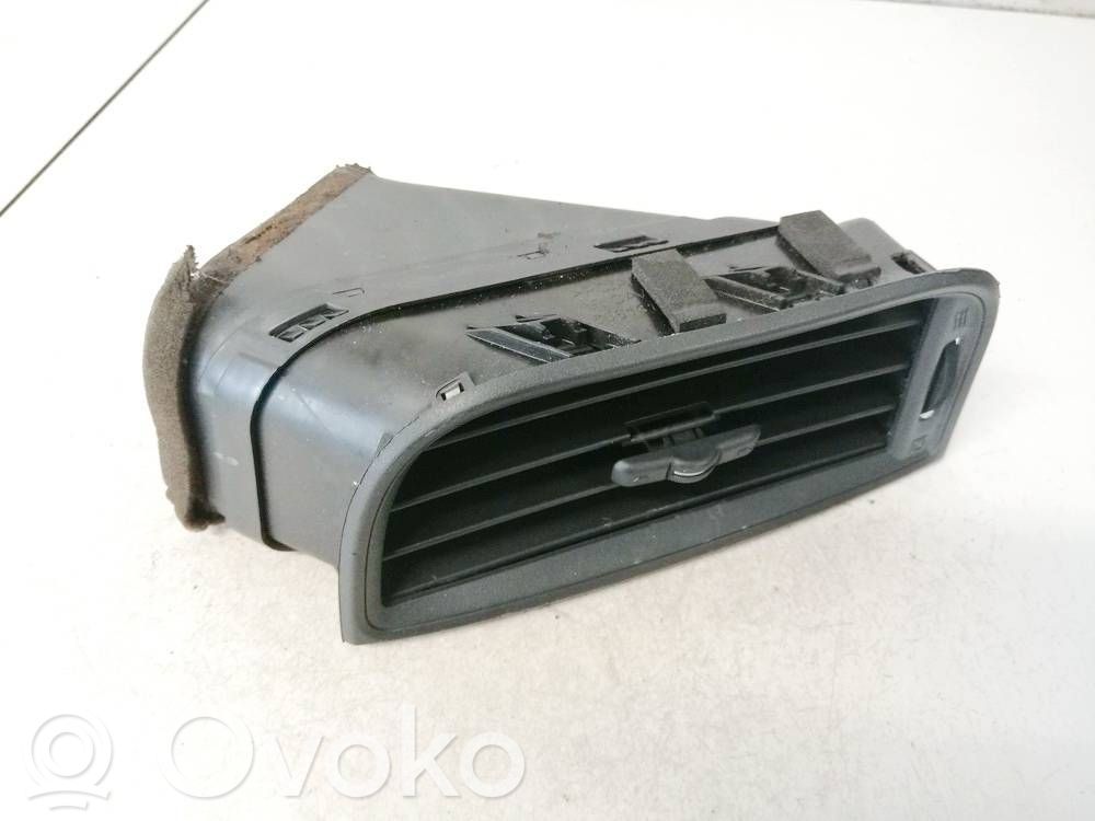 Dodge Journey Dysze / Kratki środkowego nawiewu deski rozdzielczej 