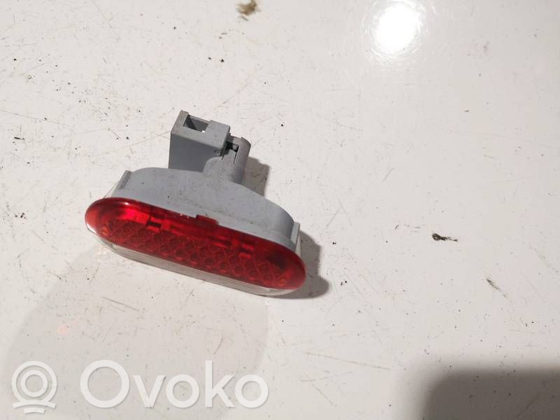 Volkswagen Golf IV Luz interna puerta trasera
