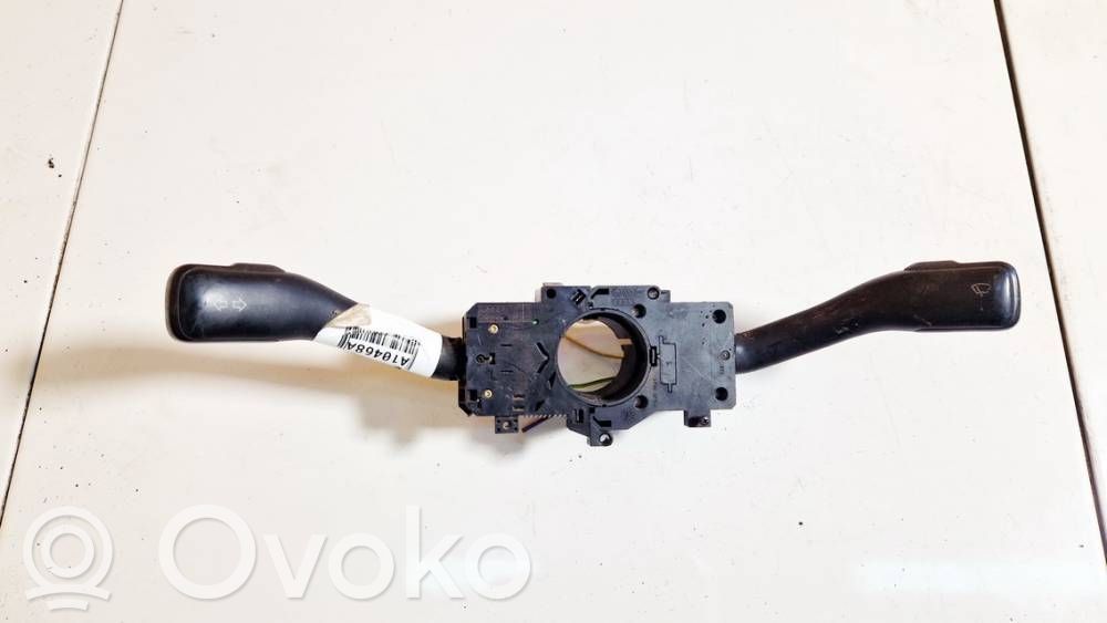 Volkswagen PASSAT B5 Leva/interruttore dell’indicatore di direzione e tergicristallo