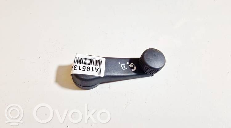 Volkswagen Polo IV 9N3 Manovella finestrino della portiera anteriore