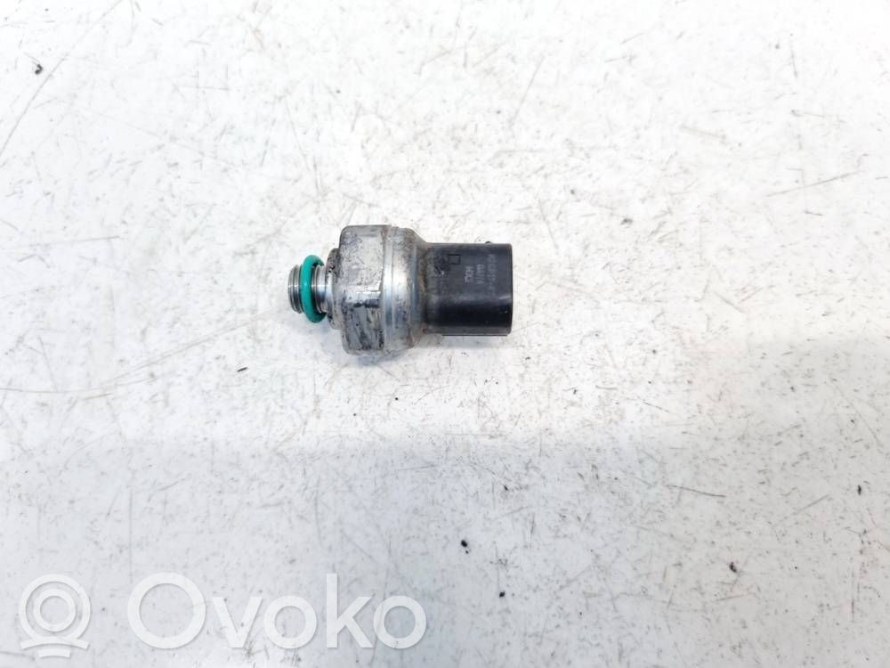 BMW 3 F30 F35 F31 Ilmastointilaitteen paineanturi (A/C) 