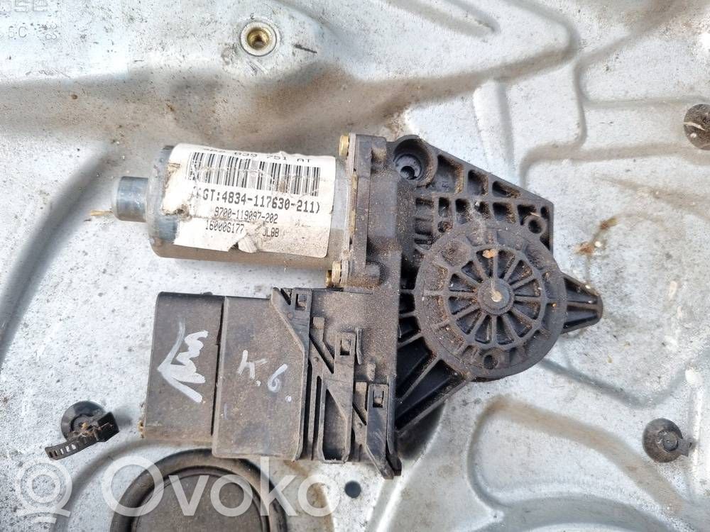Volkswagen PASSAT B5 Motorino alzacristalli della portiera posteriore 