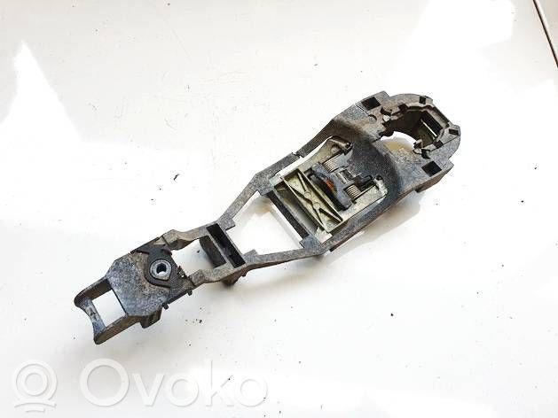 Volkswagen PASSAT B5 Maniglia esterna per portiera anteriore
