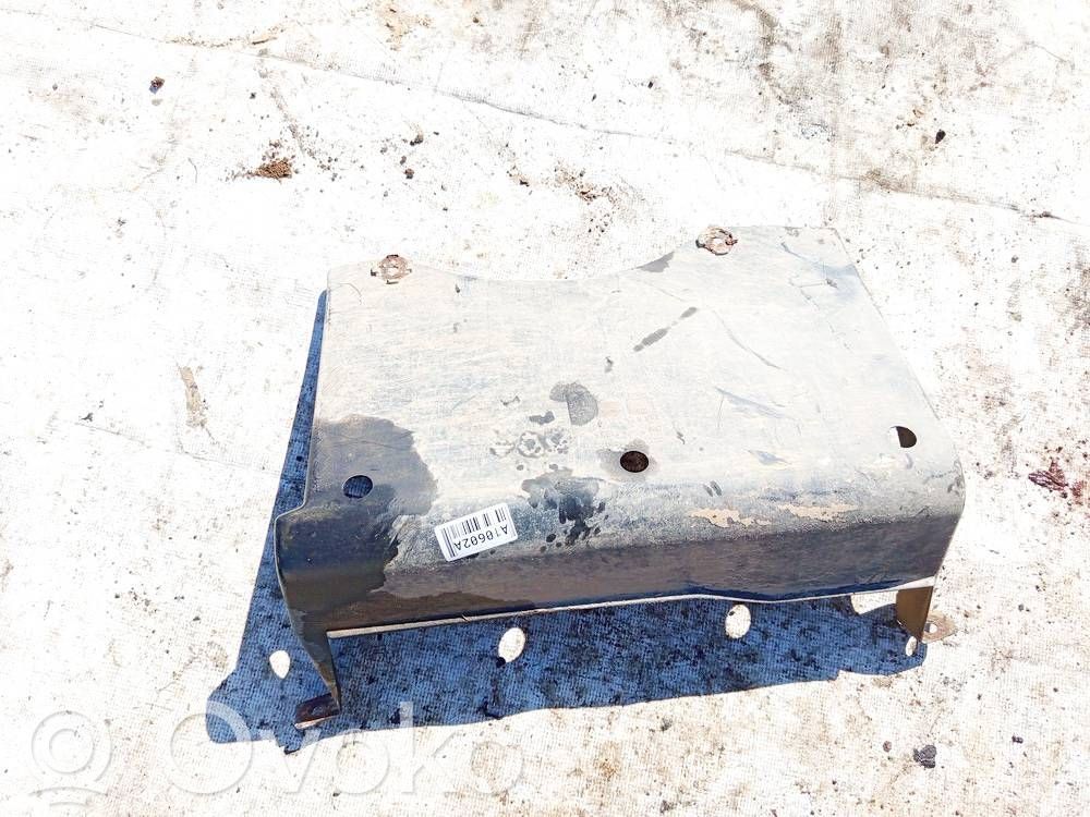 Volkswagen Golf IV Cache de protection sous moteur