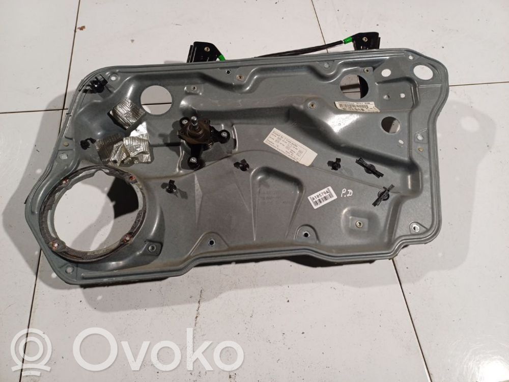 Volkswagen Golf IV Alzacristalli del portellone scorrevole con motorino