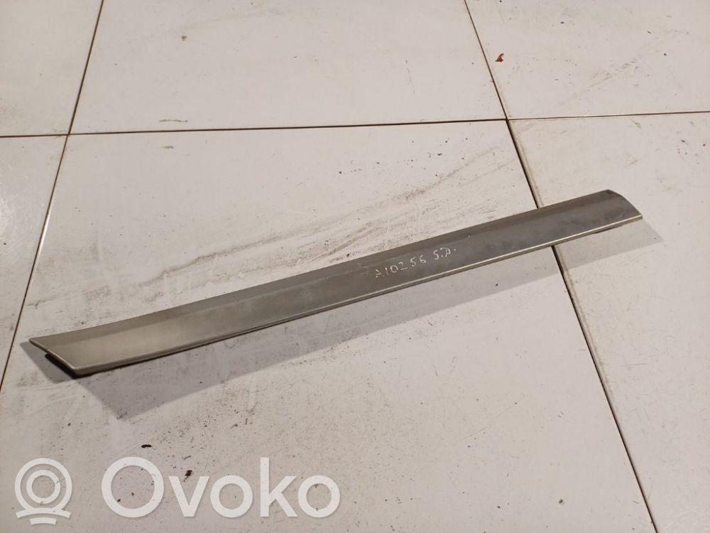 Mercedes-Benz C W203 Rivestimento portiera posteriore (modanatura)