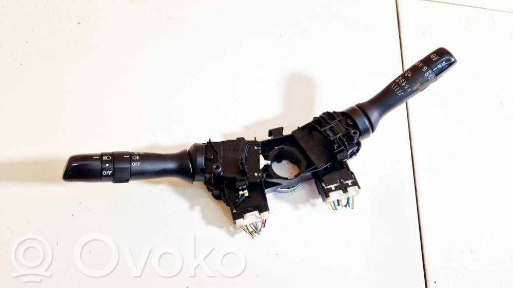 Toyota Yaris Lenkstockschalter Kombischalter 