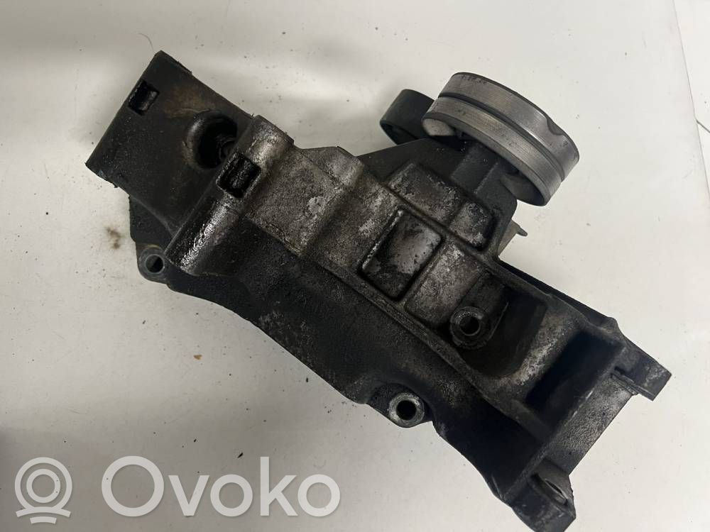 Skoda Fabia Mk2 (5J) Engine mounting bracket 