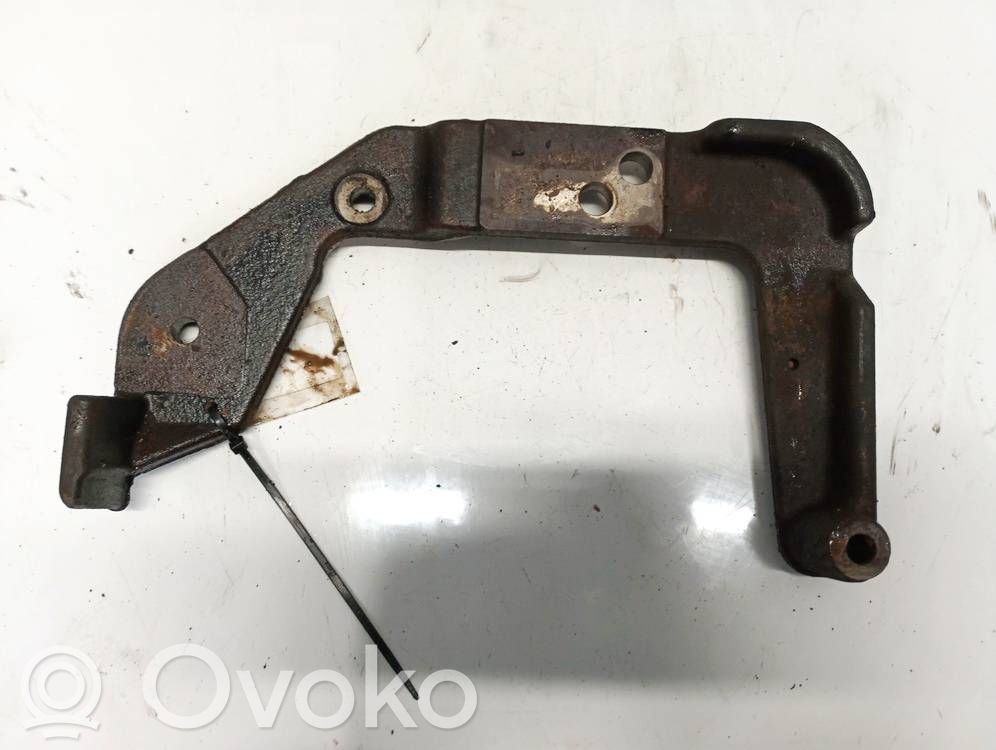 Nissan Note (E11) Engine mounting bracket 