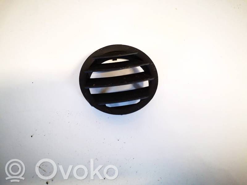 Opel Astra H Dysze / Kratki środkowego nawiewu deski rozdzielczej 