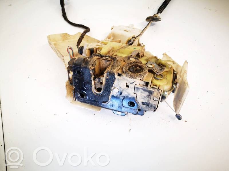 Volkswagen Polo IV 9N3 Zamek drzwi tylnych 