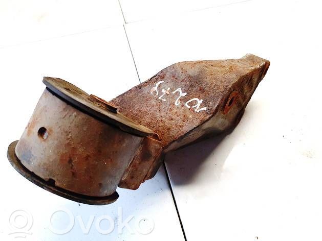 Suzuki Swift I Engine mount bracket 