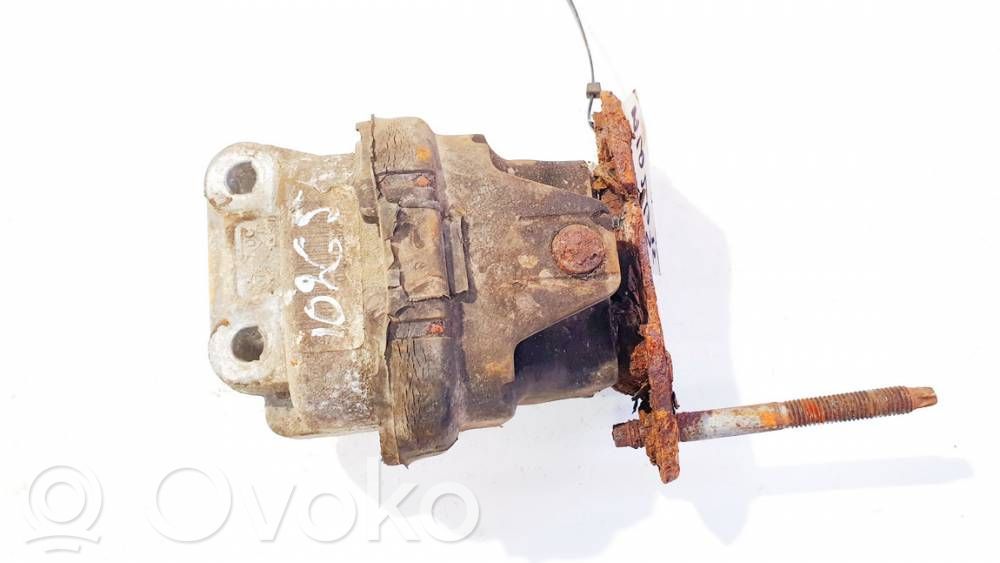 Chrysler 300 - 300C Engine mount bracket 