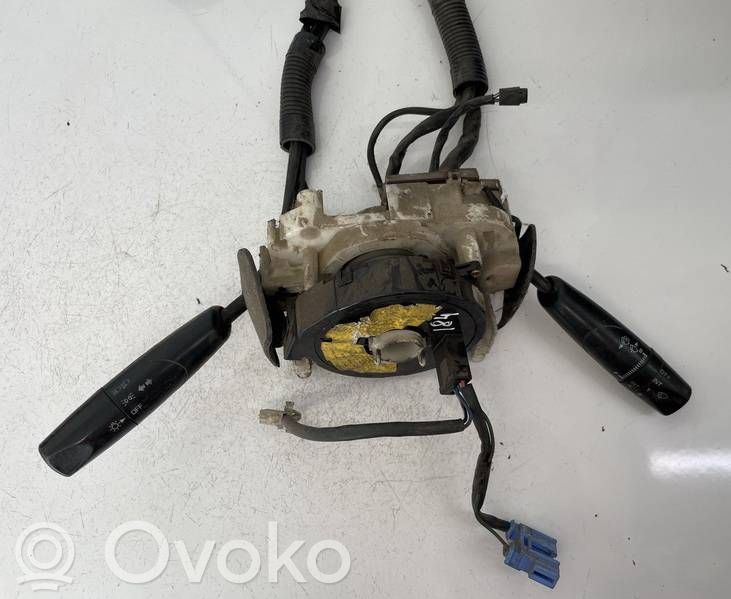 Mazda 323 F Commodo, commande essuie-glace/phare 