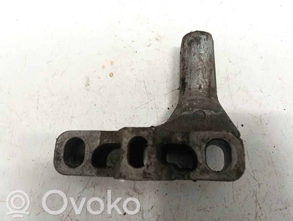Volkswagen Golf IV Łapa / Mocowanie silnika 