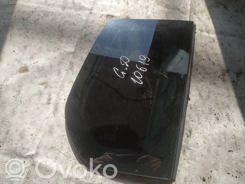Mazda 2 Geam lateral spate 