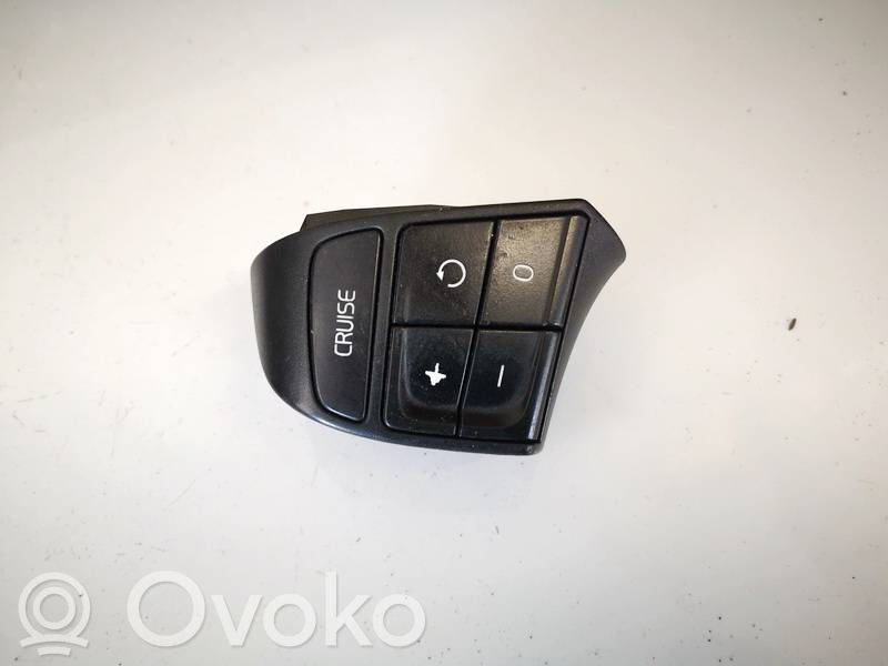Volvo V50 Butoane/comutatoare pe volan