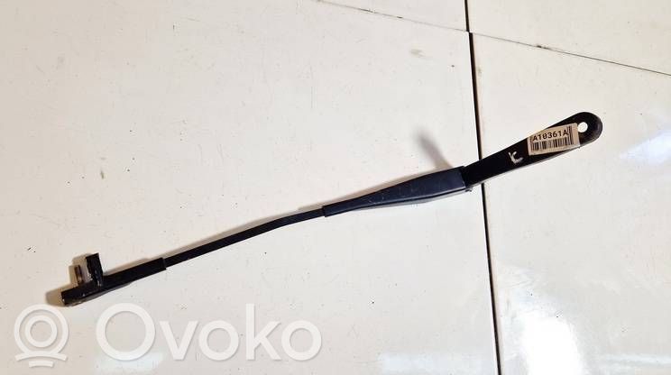 Opel Astra H Braccio della spazzola tergicristallo anteriore