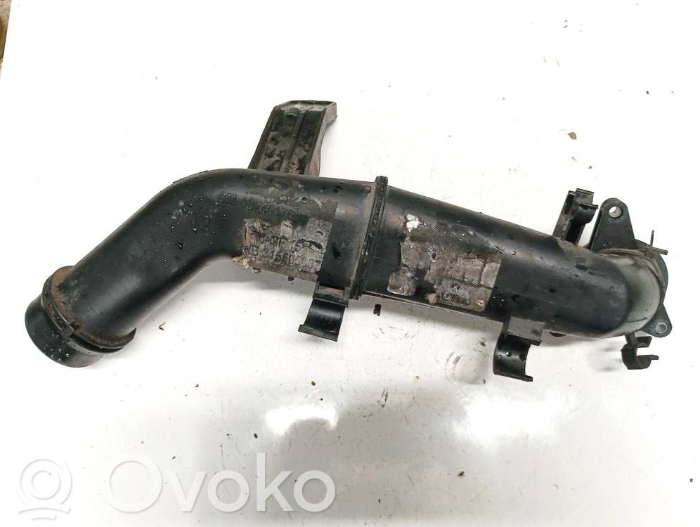 Furtun/conductă intercooler   13240176,13240176