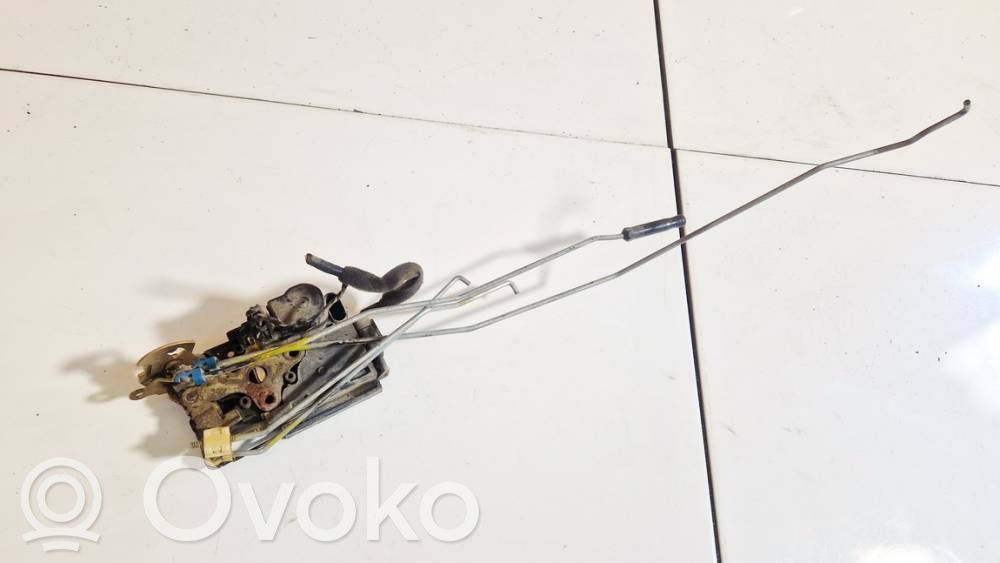 Cerradura de puerta delantera