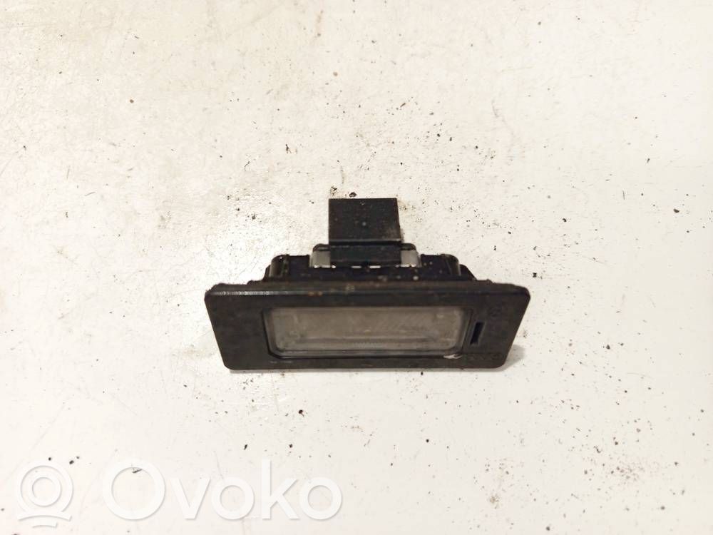 Volkswagen PASSAT B6 Lampă număr 