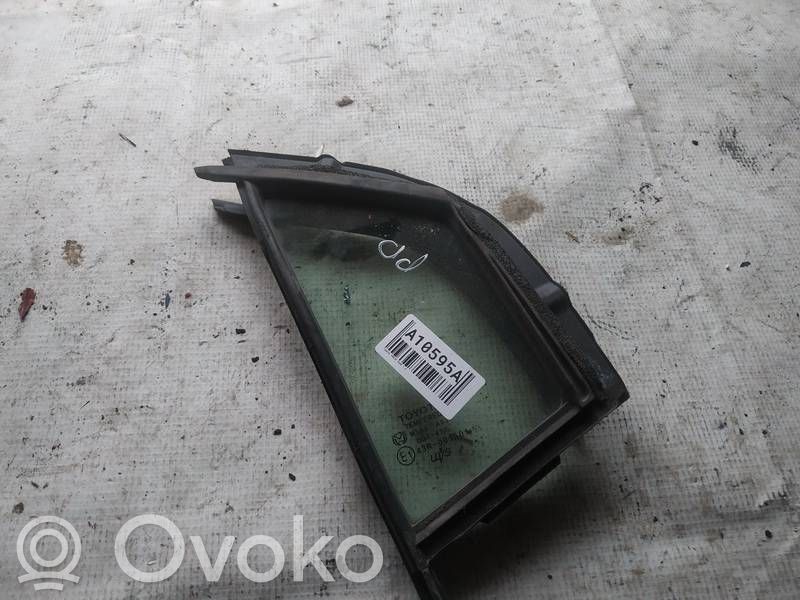 Toyota Yaris Fenêtre latérale avant / vitre triangulaire (4 portes)