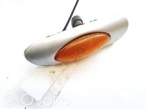 Opel Vectra B Semnalizator bară față 