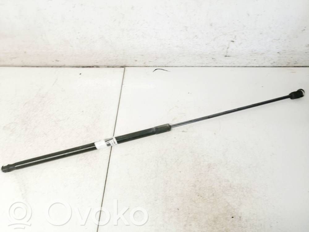 Volkswagen Golf V Siłownik maski przedniej 